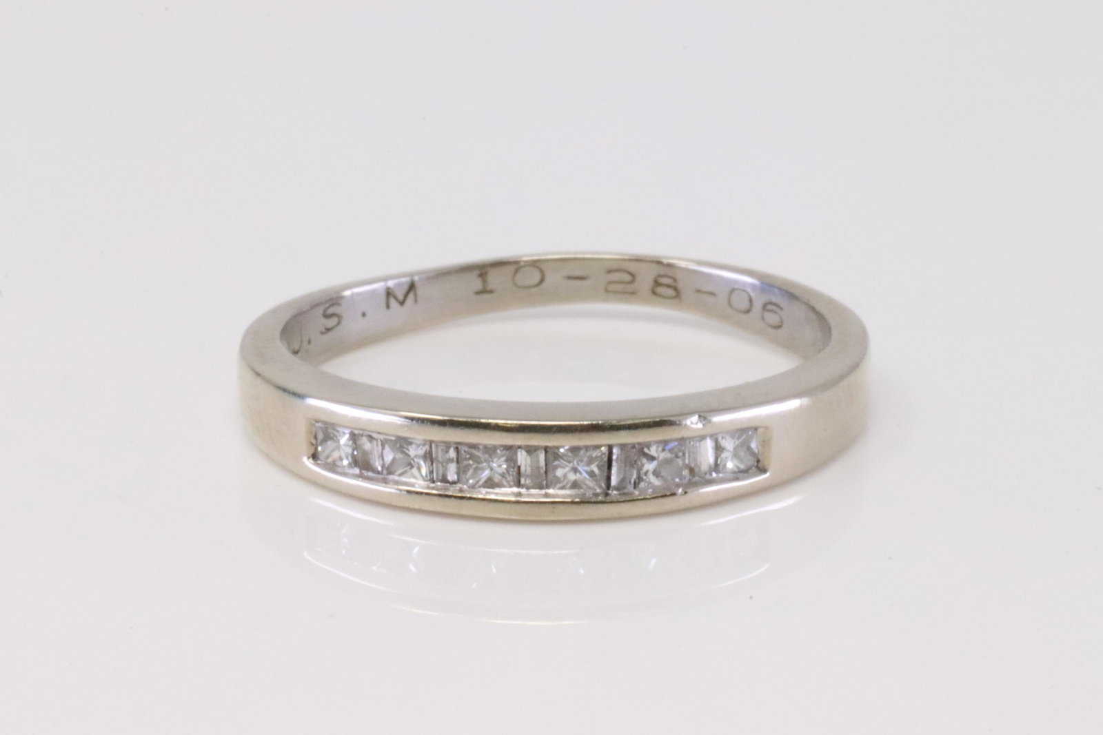 14Kt White Gold Diamond Ring. (1 of 4)