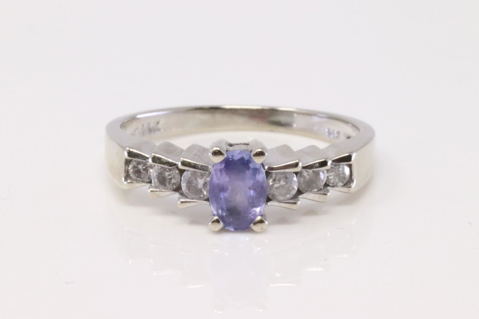 14Kt White Gold Tanzanite / Diamond Ring. (1 of 4)