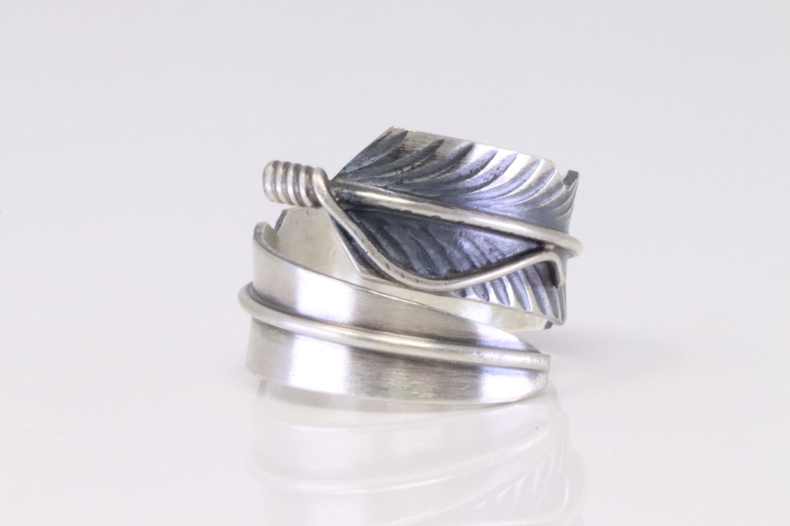 Native America Navajo Handmade Sterling Silver Solid Feather Ring By CC. (1 of 4)