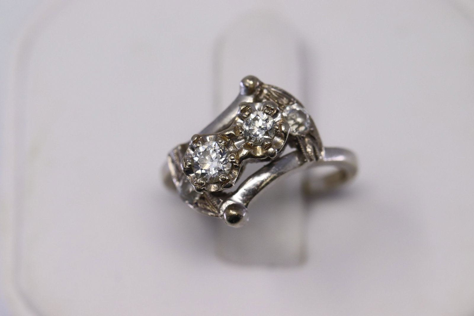 Vintage ladies 14k white Gold & Diamonds Ring (1 of 5)