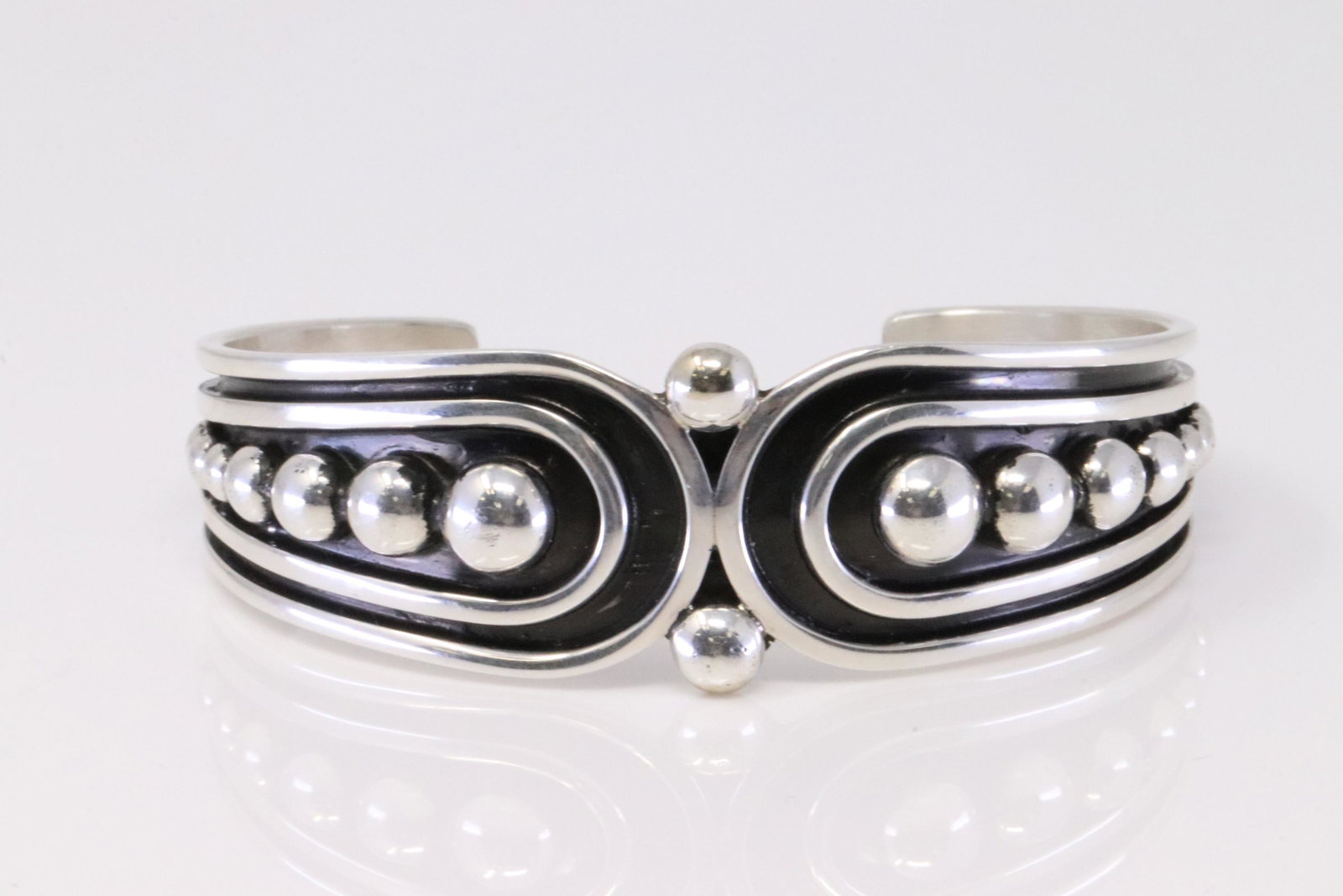 Native America Navajo Handmade Sterling Silver Cuff Bracelet By Jonathan Nez.: This is a Native America Navajo Handmade Sterling Silver Cuff Bracelet By Jonathan Nez.