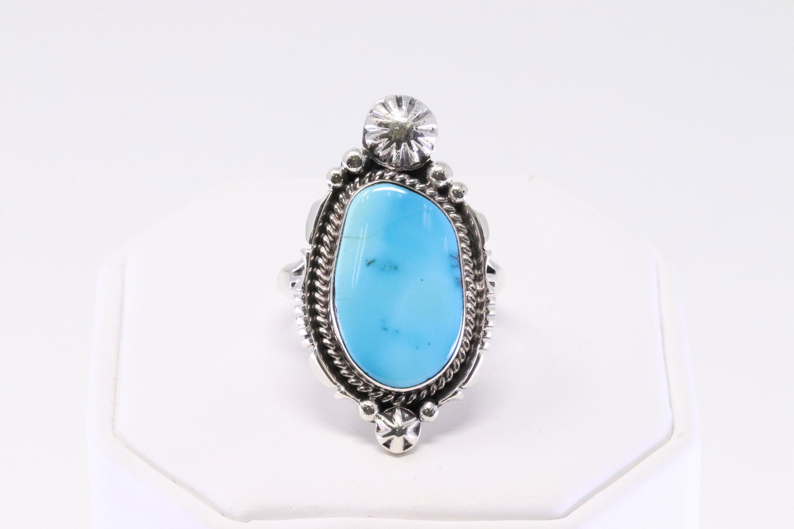 Native America Navajo Handmade Sterling Silver Turquoise Ring By Daniel Benally.: This is a Native America Navajo Handmade Sterling Silver Turquoise Ring By Daniel Benally. Ring size: 7.50.