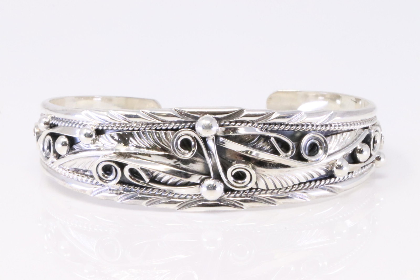 Native America Navajo Handmade Sterling Silver Cuff Bracelet By Davey Morgan. (1 of 4)