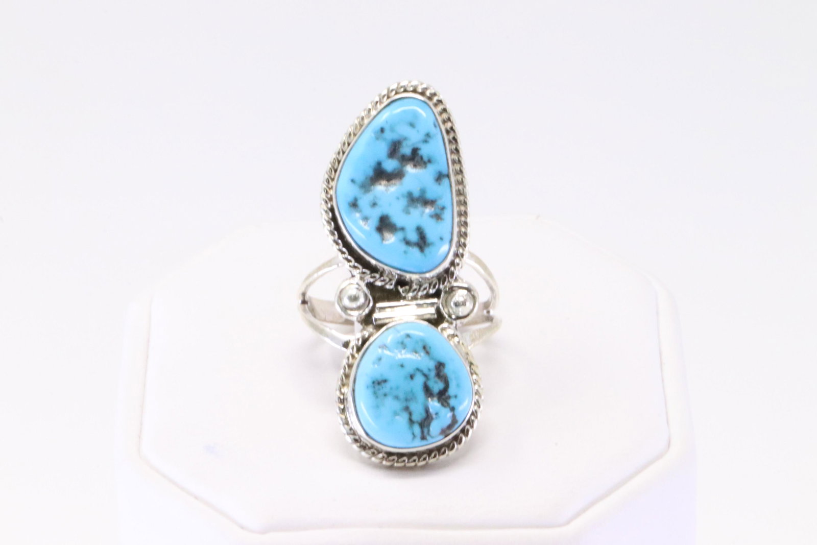 Native America Navajo Handmade Sterling Silver Turquoise Ring. (1 of 4)