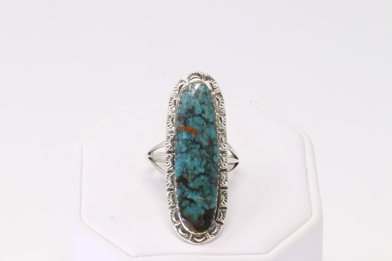 Native America Navajo Handmade Sterling Silver Turquoise Ring By Mike Smith.: This is a Native America Navajo Handmade Sterling Silver Turquoise Ring By Mike Smith. Ring size: 8.50.