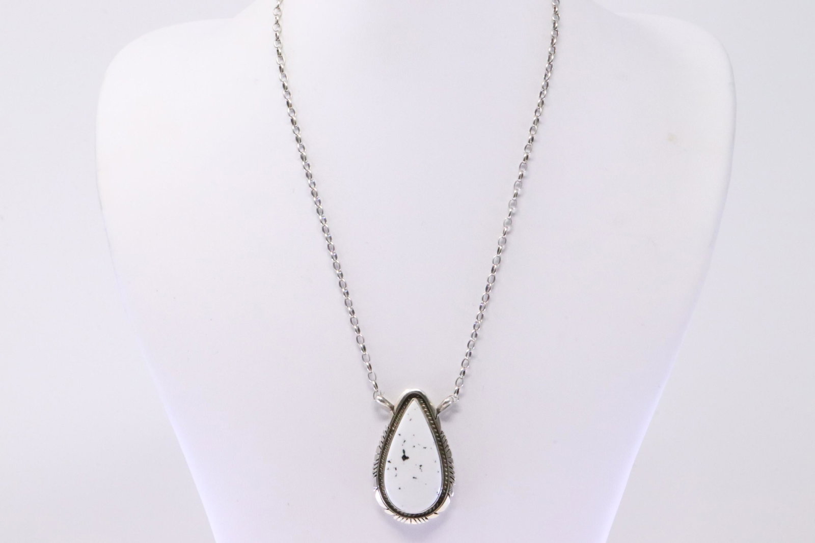 Native America Navajo Handmade Sterling Silver White Buffalo Necklace By Alfred Martinez.: This is a Native America Navajo Handmade Sterling Silver White Buffalo Necklace By Alfred Martinez. Necklace length: 16.00"