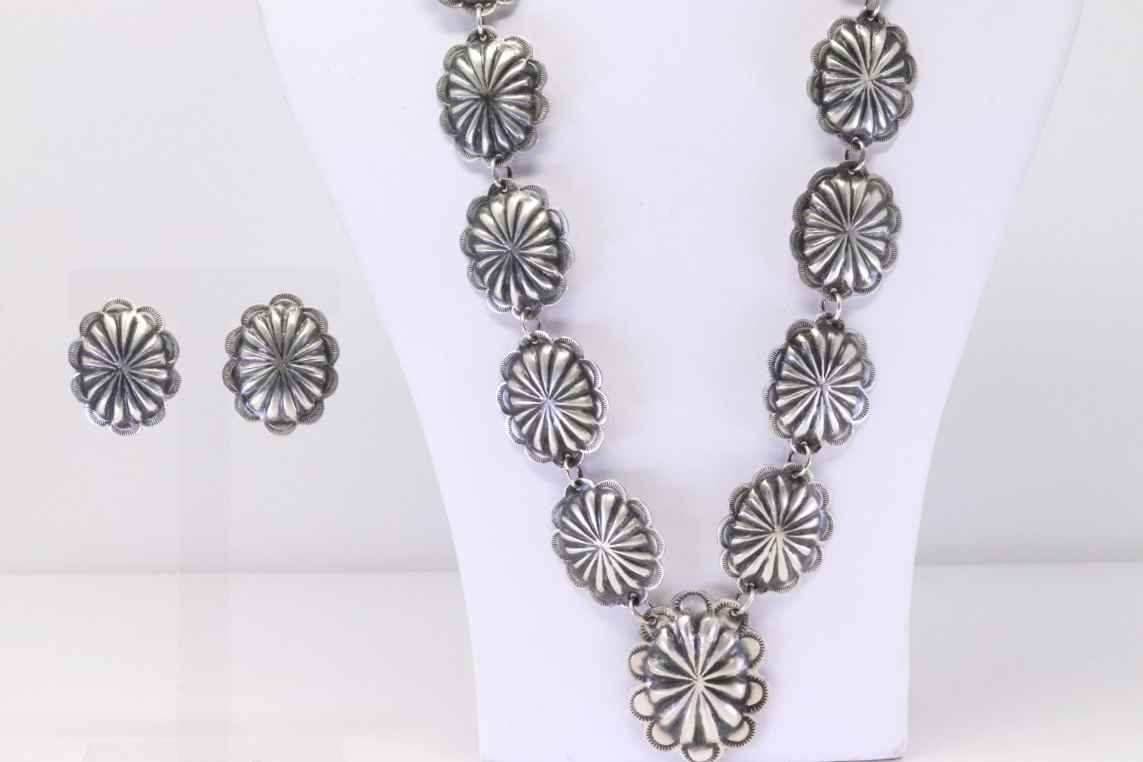 Native America Navajo Handmade Sterling Silver Necklace & Earring's Set By Joan Begay. (1 of 7)