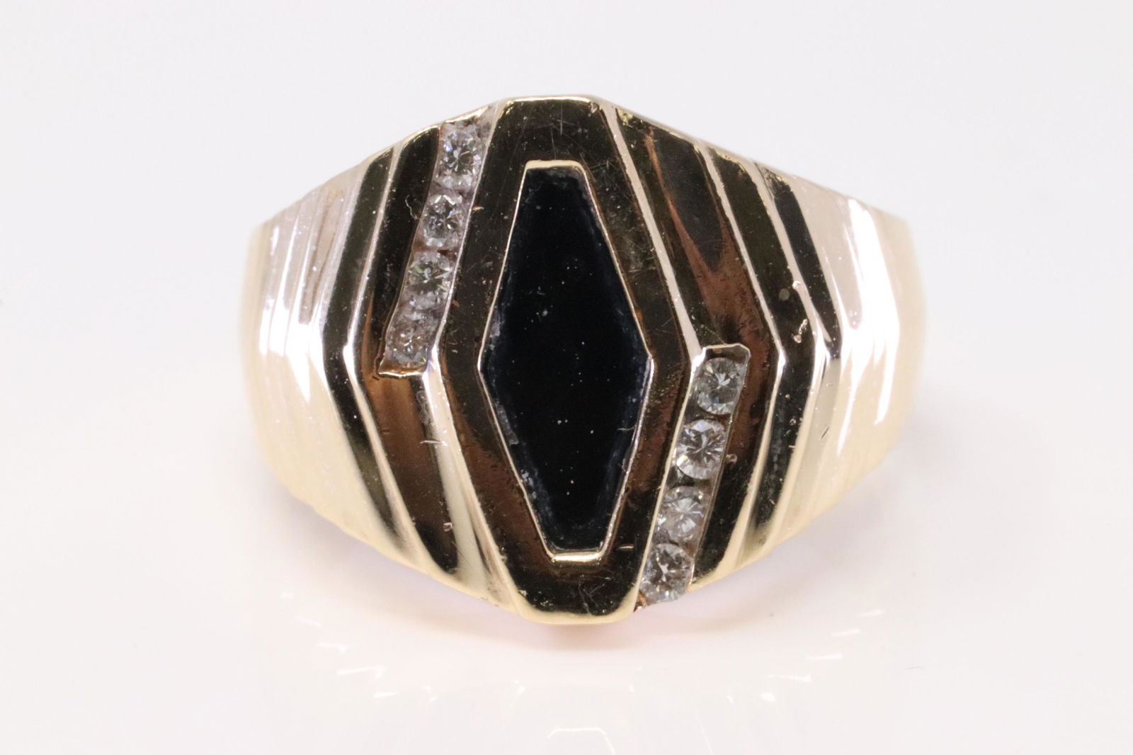 14Kt Yellow Gold Onyx / Diamond Ring. (1 of 4)