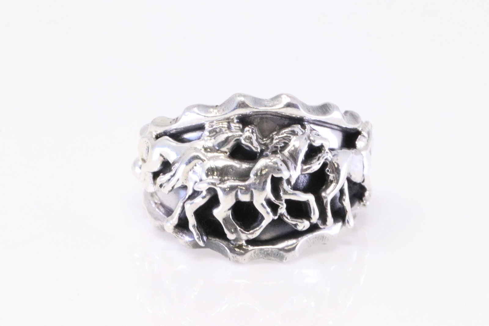 Native America Navajo Handmade Sterling Silver Wolf Ring By Genevieve Francisco. (1 of 4)