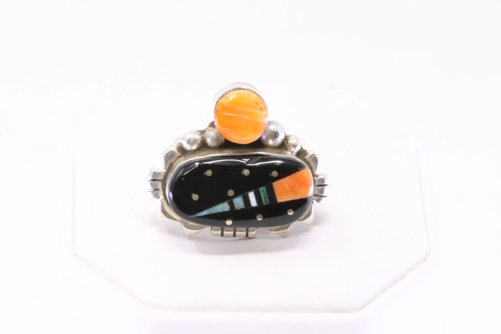 Native America Navajo Handmade Sterling Silver Spiny Oyster / Night Sky Inlay Ring By Ray Jack.: This is a Native America Navajo Handmade Sterling Silver Spiny Oyster / Night Sky Inlay Ring By Ray Jack. Ring size: 6.50.