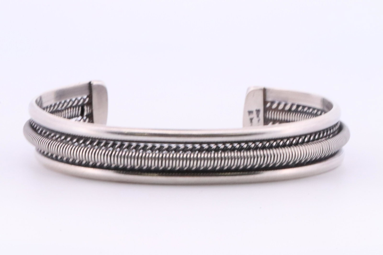 Native America Navajo Handmade Sterling Silver Solid Bracelet. (1 of 4)