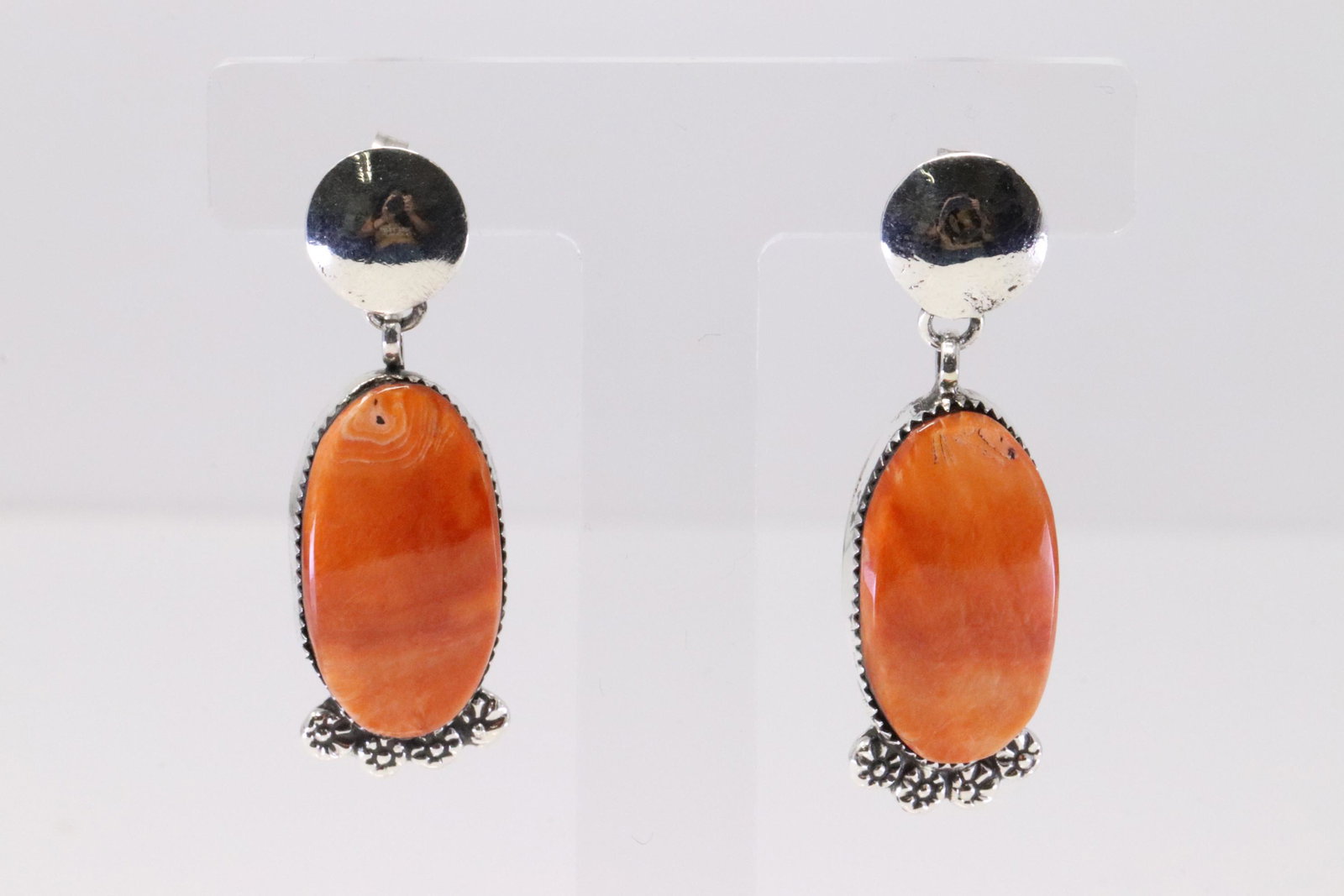 Native America Navajo Handmade Sterling Silver Spiny Oyster Post Earring's By Selina Warner.: This is a Native America Navajo Handmade Sterling Silver Spiny Oyster Post Earring's By Selina Warner.