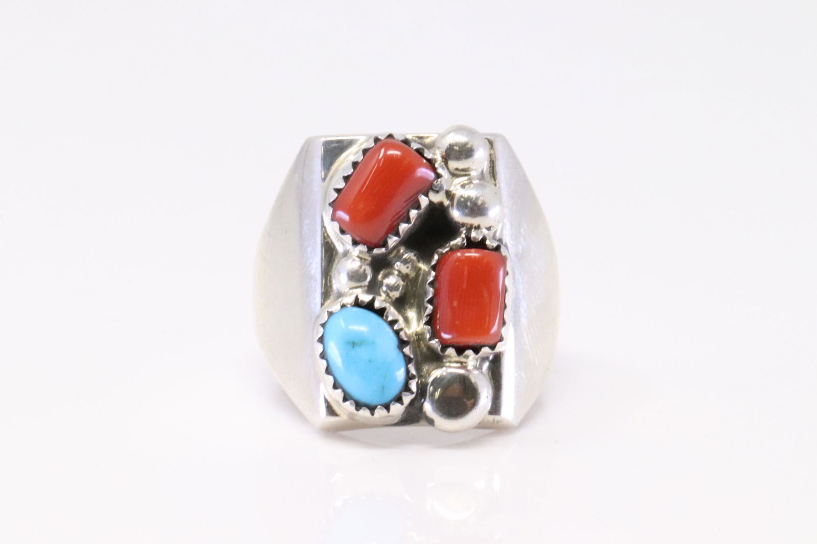 Native America Navajo Handmade Sterling Silver Coral / Turquoise Ring. (1 of 4)