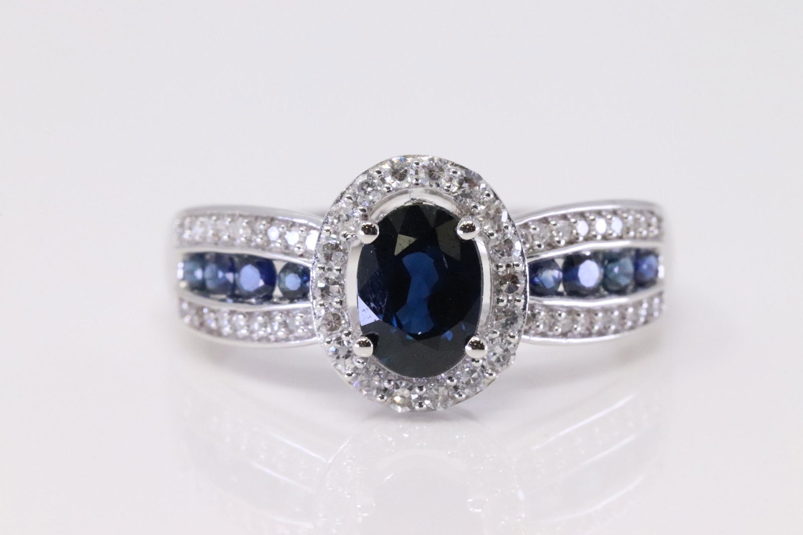 14Kt White Gold Sapphire / Diamond Ring. (1 of 4)