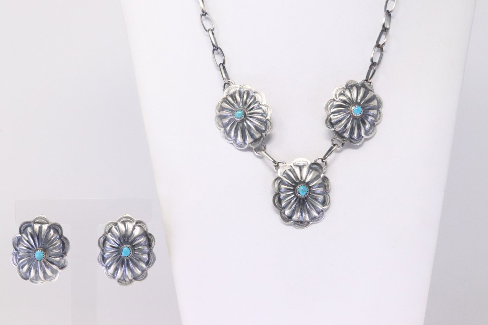 Native America Navajo Handmade Sterling Silver Turquoise Necklace & Earring's Set By Joan Begay.: This is a Native America Navajo Handmade Sterling Silver Turquoise Necklace & Earring's Set By Joan Begay. Necklace length: 18.00"