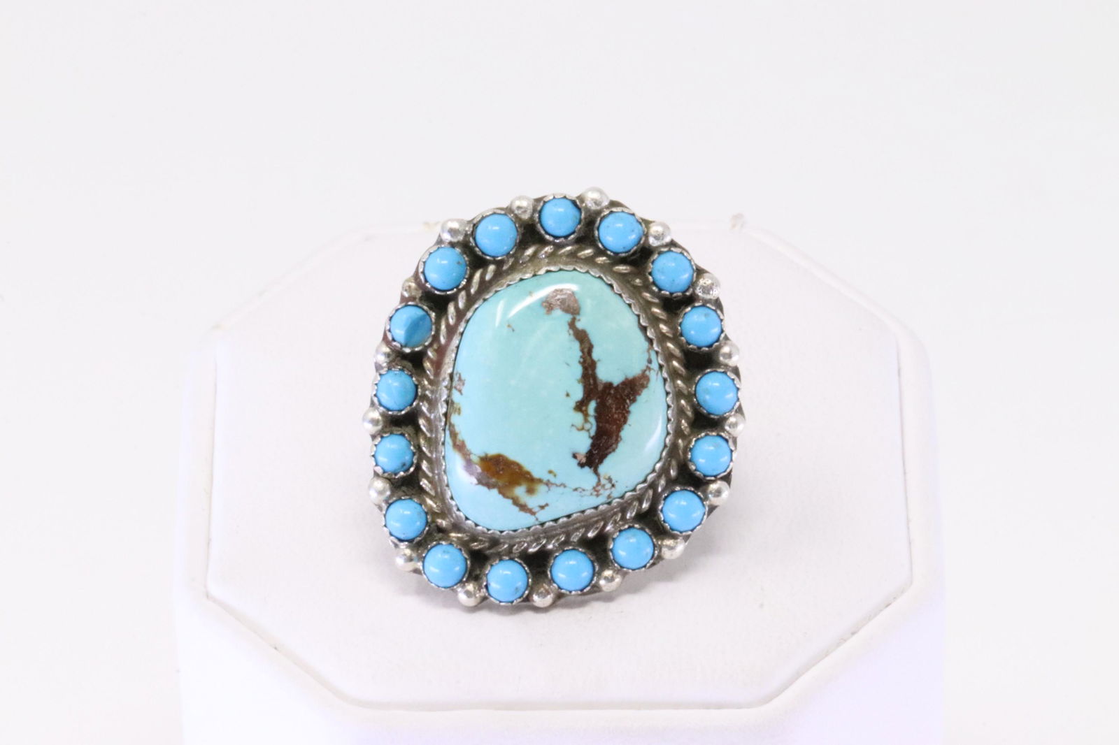 Native America Navajo Handmade Sterling Silver Turquoise Ring. (1 of 4)