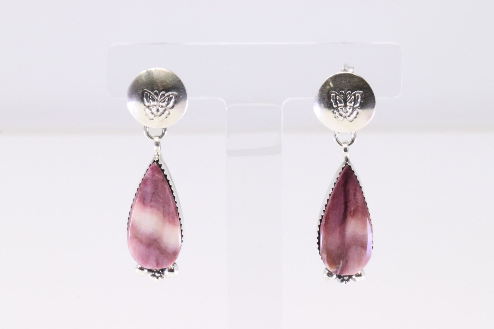 Native America Navajo Handmade Sterling Silver Purple Spiny Post Earring's By Selina Warner.: This is a Native America Navajo Handmade Sterling Silver Purple Spiny Post Earring's By Selina Warner.