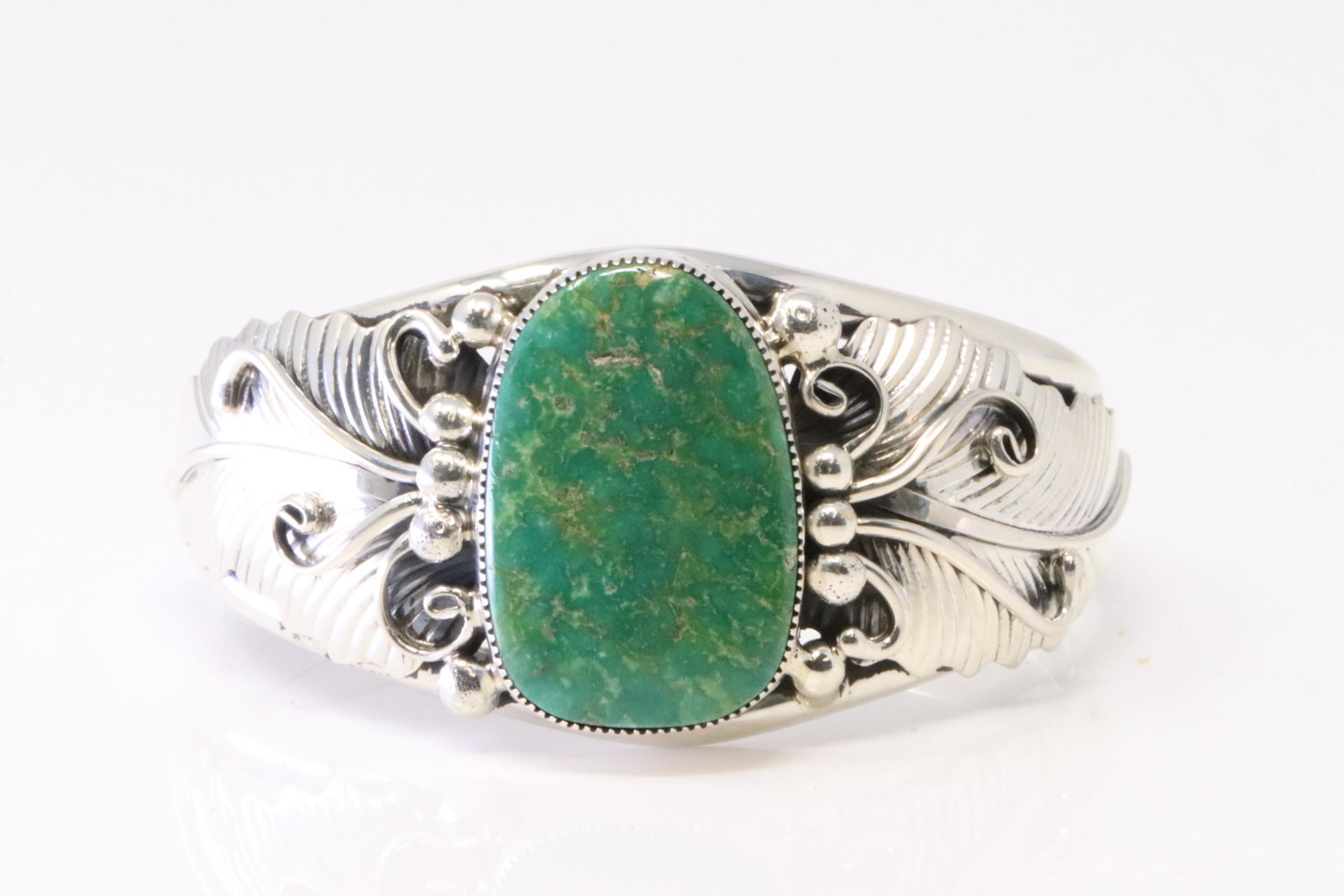 Native America Navajo Sterling Silver Turquoise Bracelet Leaf Cuff By Gilbert Smith.: This is a Native America Navajo Sterling Silver Turquoise Bracelet Leaf Cuff By Gilbert Smith.