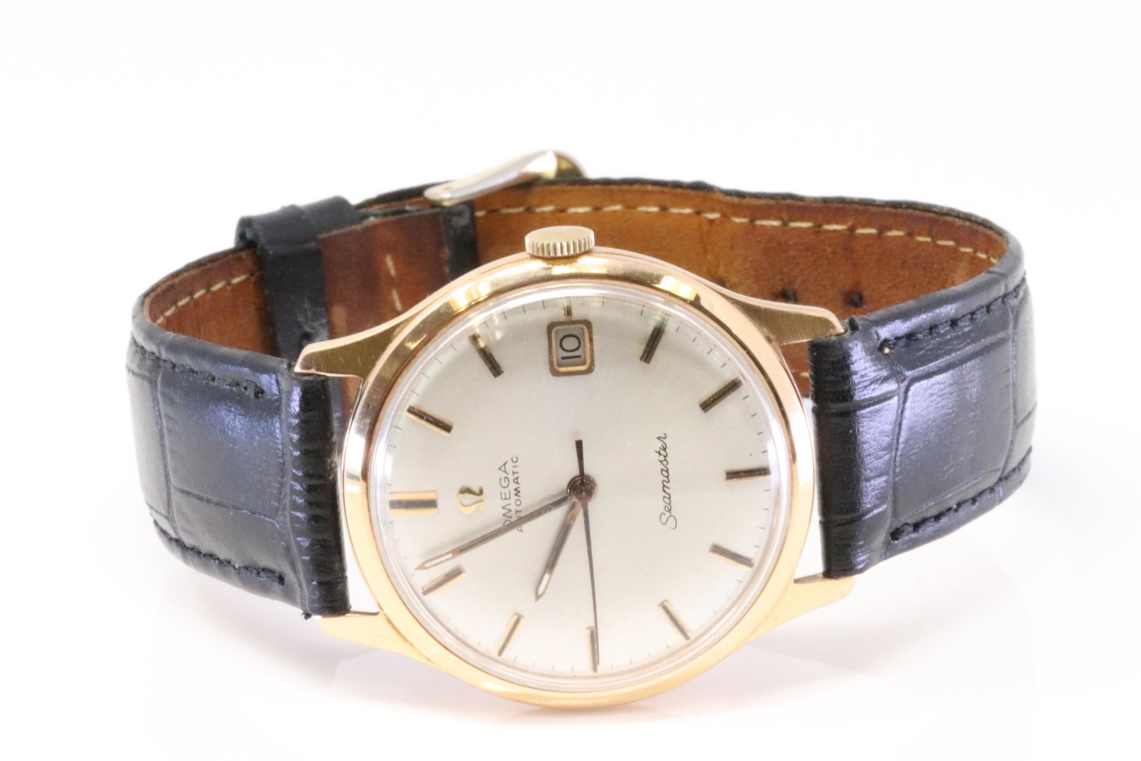 Omega 18kt Seamaster: 18Kt Omega Seamaster Yellow Gold. Self-wind mech. Recently services with 1 year warranty.