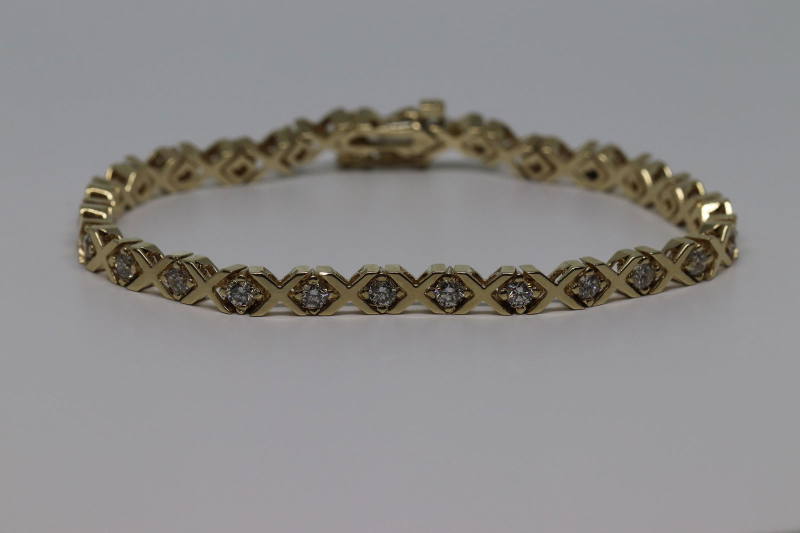 14k Ladies Diamond Bracelet. (1 of 4)