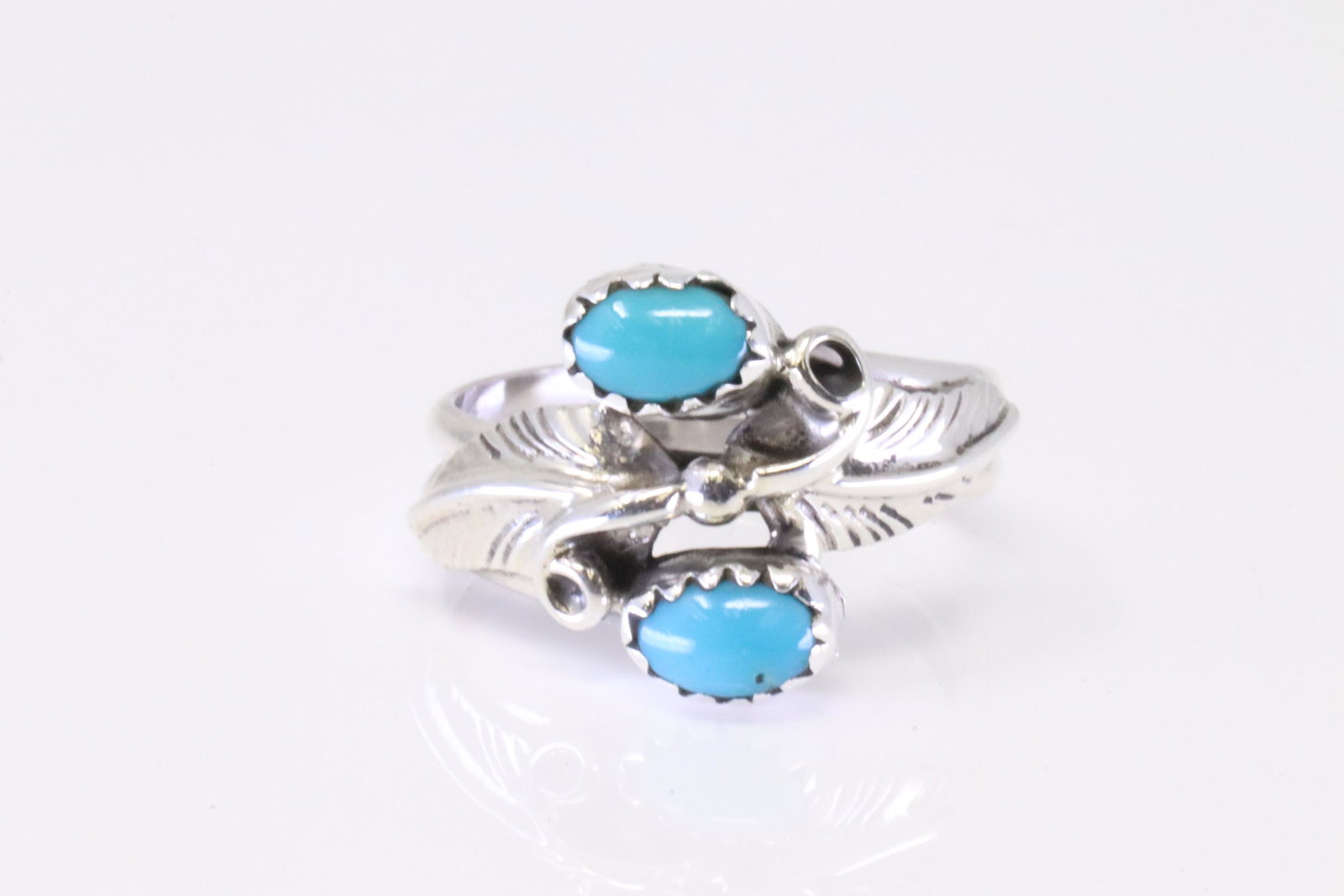 Native America Navajo Sterling Silver Turquoise Ring By Harry B.Yazzie.: This is a Native America Navajo Sterling Silver Turquoise Ring By Harry B.Yazzie. Ring size: 7.50.