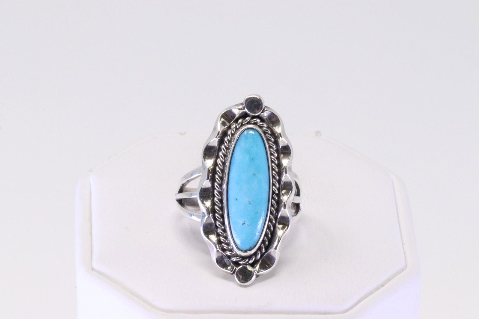 Native America Navajo Sterling Silver Turquoise Ring By Samuel Yellowhair.: This is a Native America Navajo Sterling Silver Turquoise Ring By Samuel Yellowhair. Ring size: 7.75.