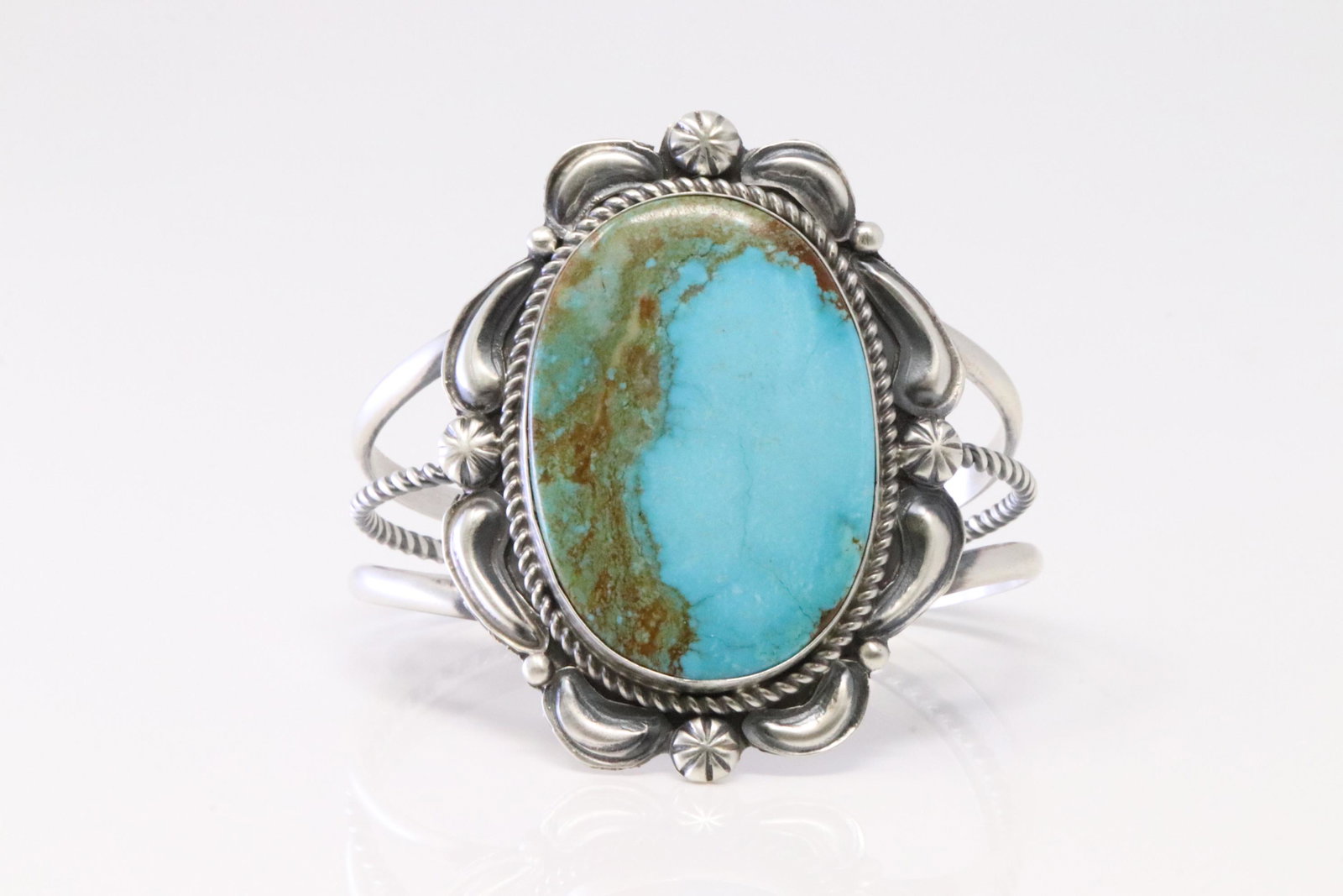 Native America Navajo Sterling Silver Turquoise Bracelet Cuff By Jeff James Jr.: This is a Native America Navajo Sterling Silver Turquoise Bracelet Cuff By Jeff James Jr.