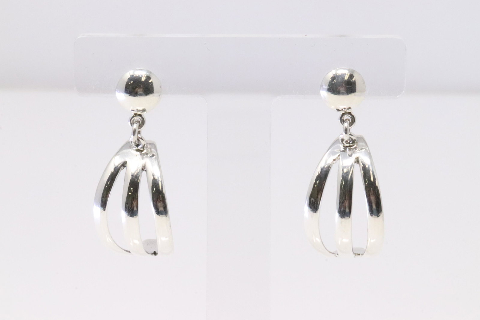 Native America Navajo Sterling Silver Post / Dangling Earring's By James Bahe.: This is a Native America Navajo Sterling Silver Post / Dangling Earring's By James Bahe.