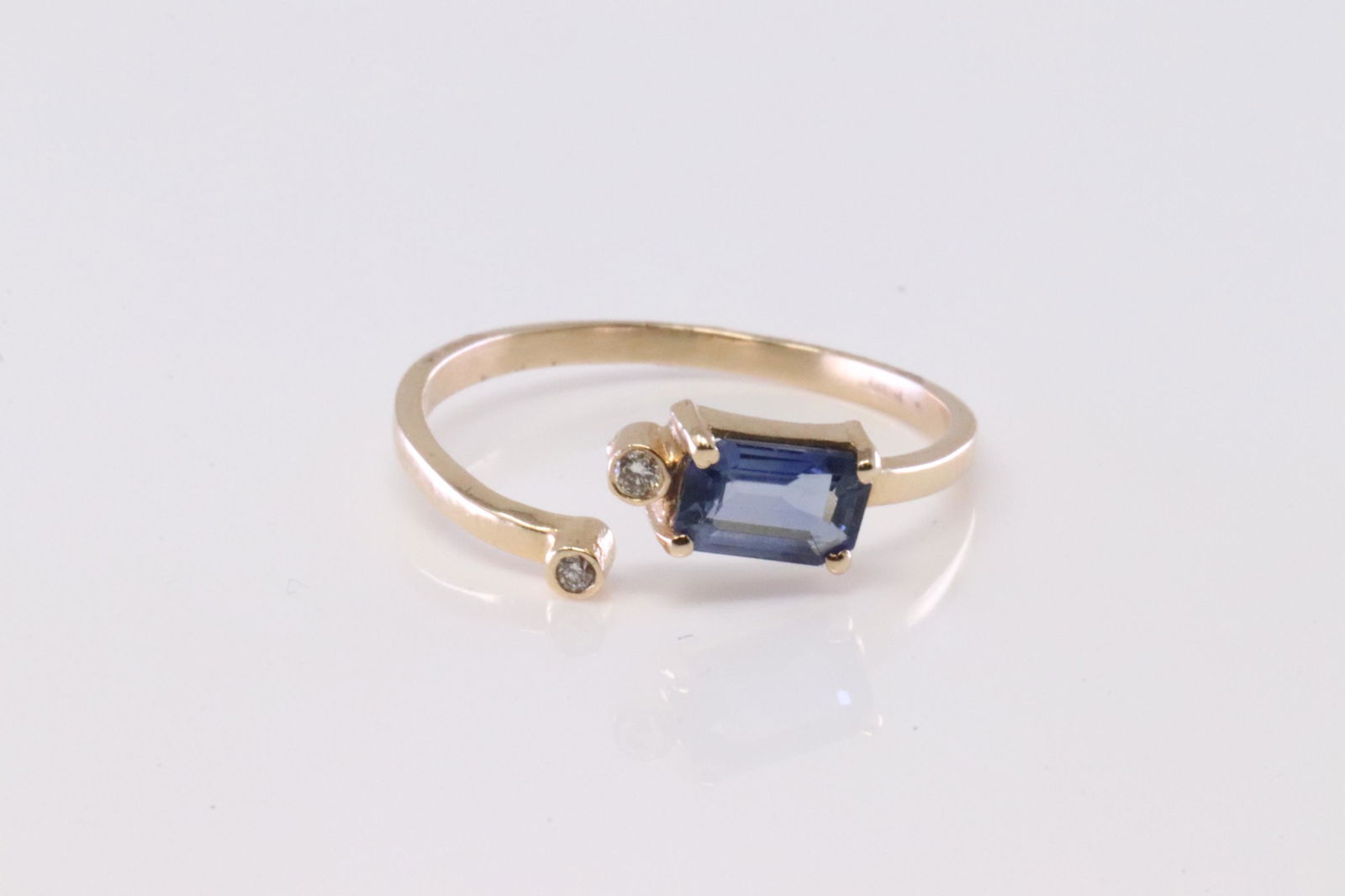 Sapphire & Diamond Ring 14Kt. (1 of 4)