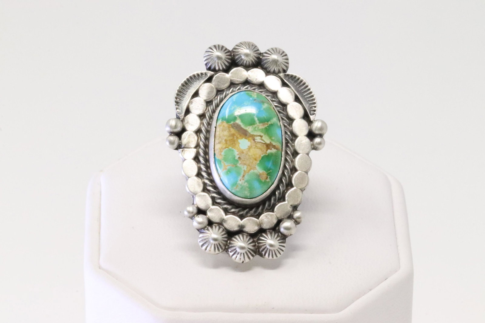Native America Navajo Sterling Silver Sonora Gold Turquoise Ring By Tom Lewis.: This is a Native America Navajo Sterling Silver Sonora Gold Turquoise Ring By Tom Lewis. Ring size: 6.75.