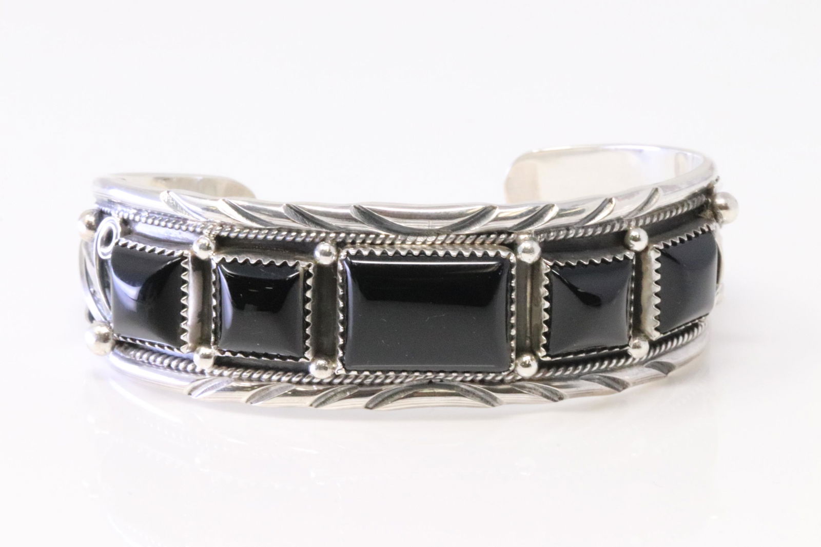 Native America Navajo Sterling Silver Black Onyx Bracelet Cuff By Davey Morgan. (1 of 4)