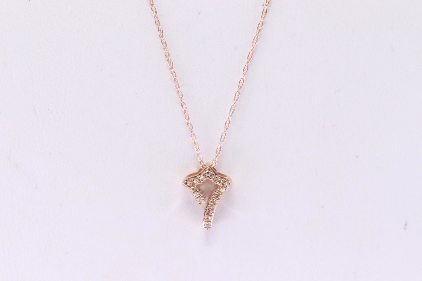 Diamond Pendant & Necklace. (1 of 4)