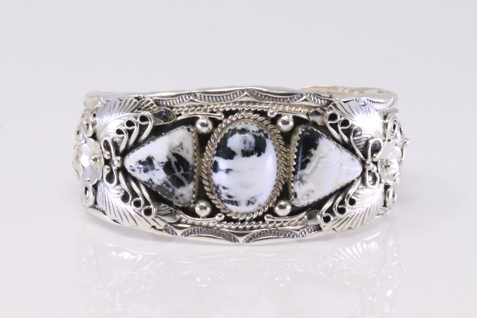 Native America Navajo Sterling Silver White Buffalo Bracelet Cuff By Davey Morgan. (1 of 4)
