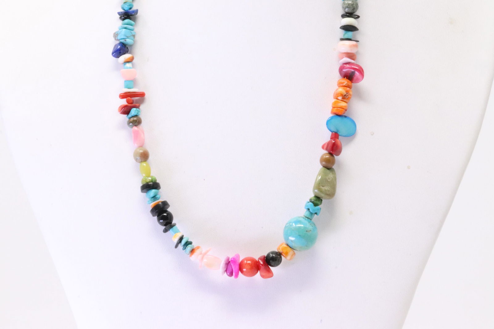 Native America Navajo Sterling Silver Multi-Color Necklace. (1 of 4)