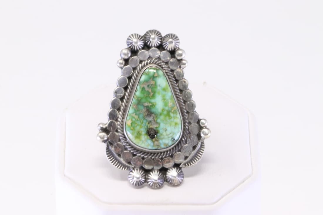 Native America Navajo Sterling Silver Sonora Gold Turquoise Ring By Tom Lewis.: This is a Native America Navajo Sterling Silver Sonora Gold Turquoise Ring By Tom Lewis. Ring size: 8.75.