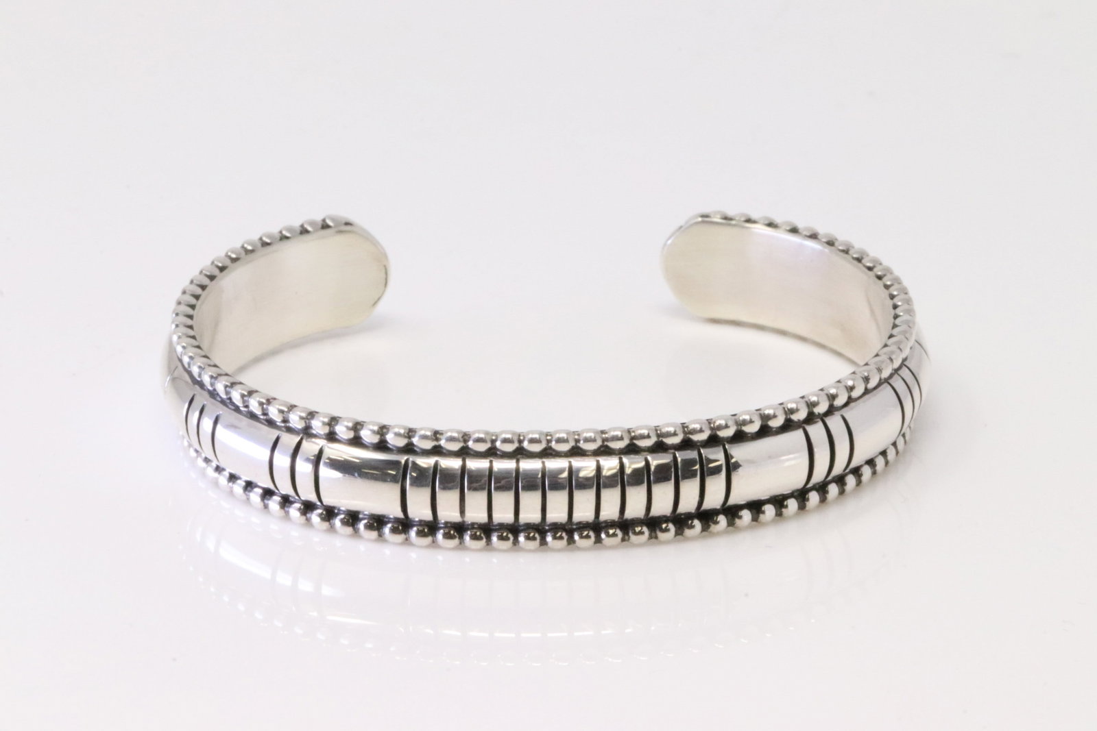 Native America Navajo Sterling Silver Cuff Bracelet By Johnathan Nez. (1 of 4)