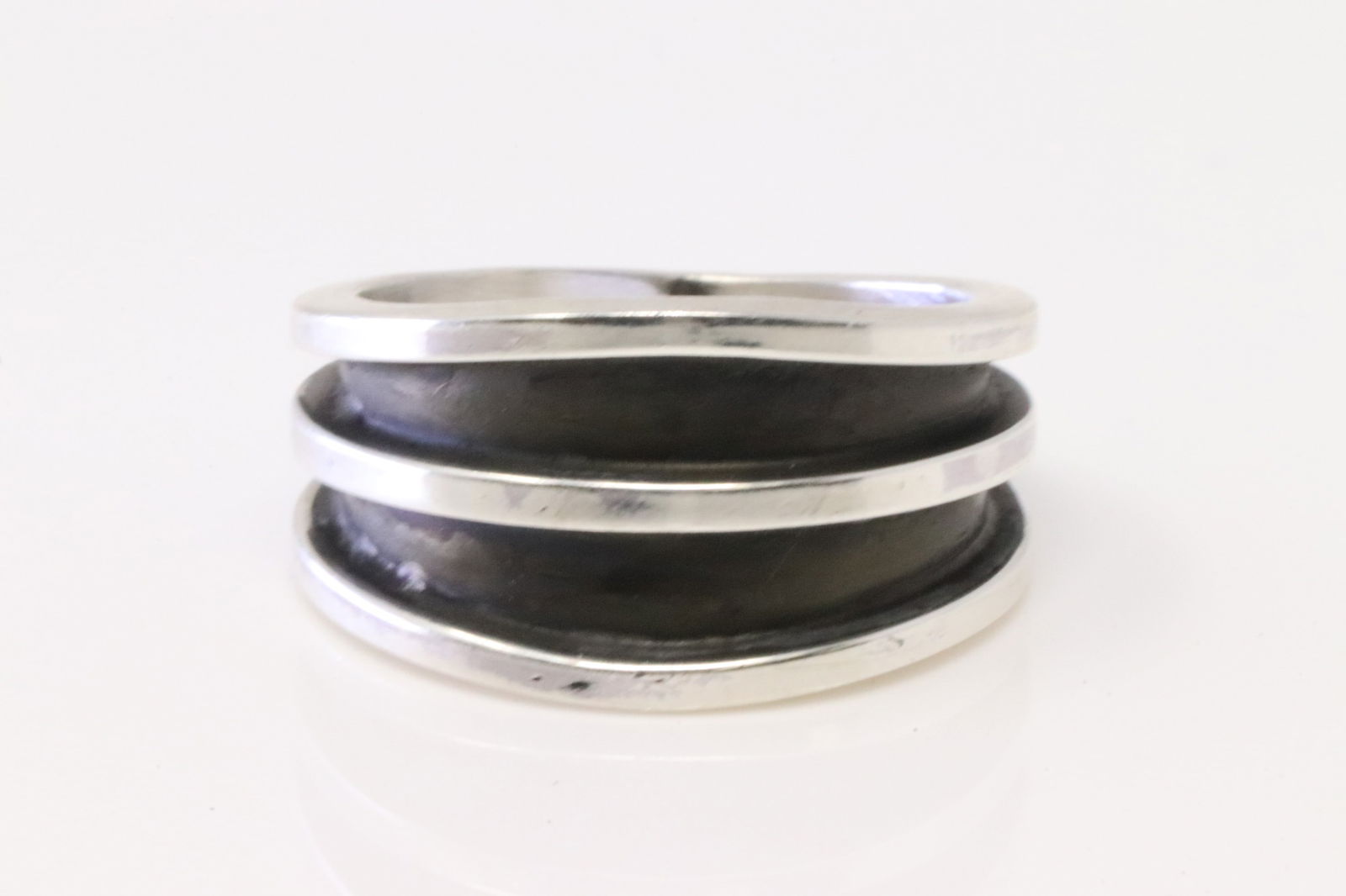 Native America Navajo Sterling Silver Ring Cuff By Tom Hawk. (1 of 4)