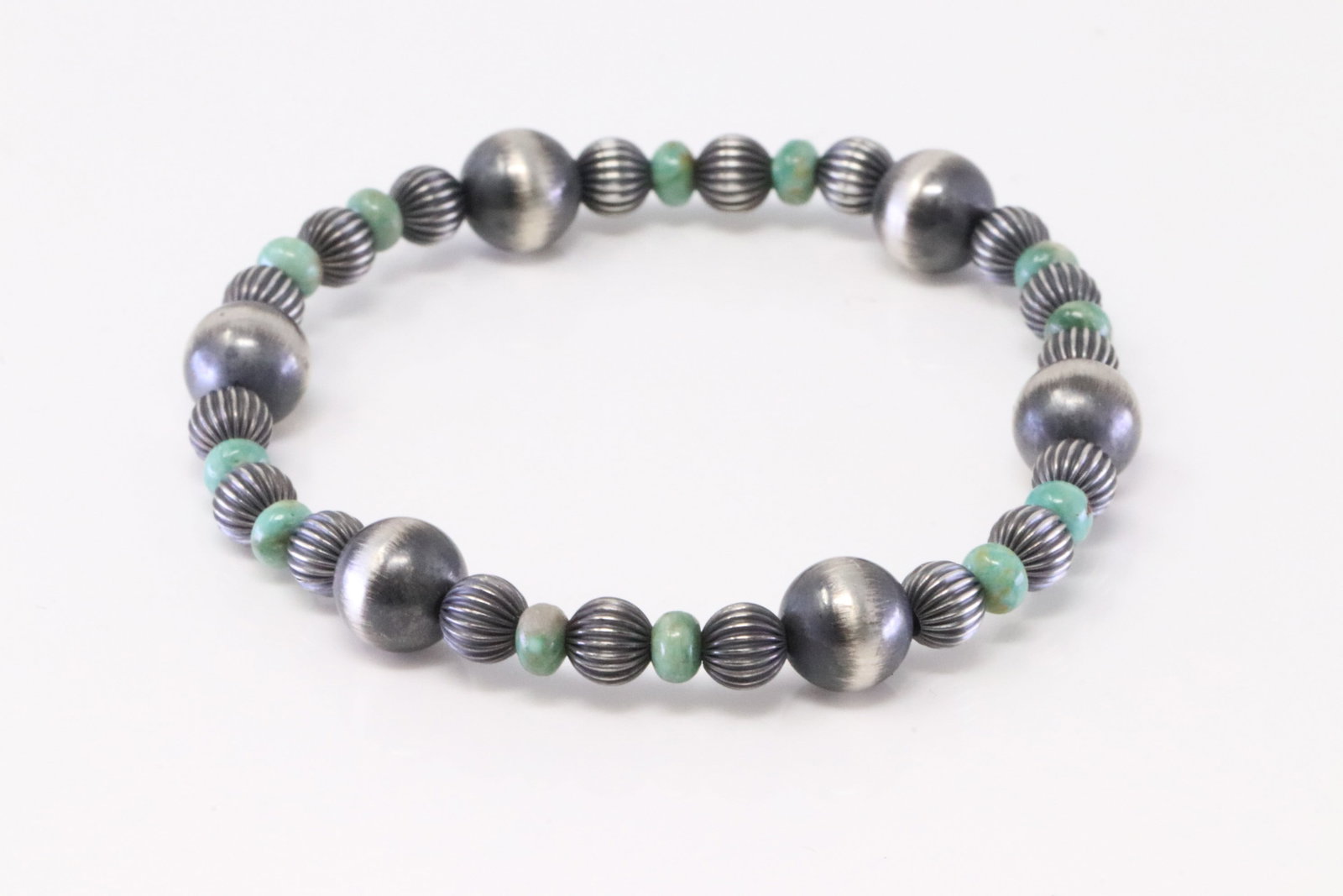 Native America Navajo Sterling Silver Turquoise / Pearl Beaded Stretch Bracelet. (1 of 4)