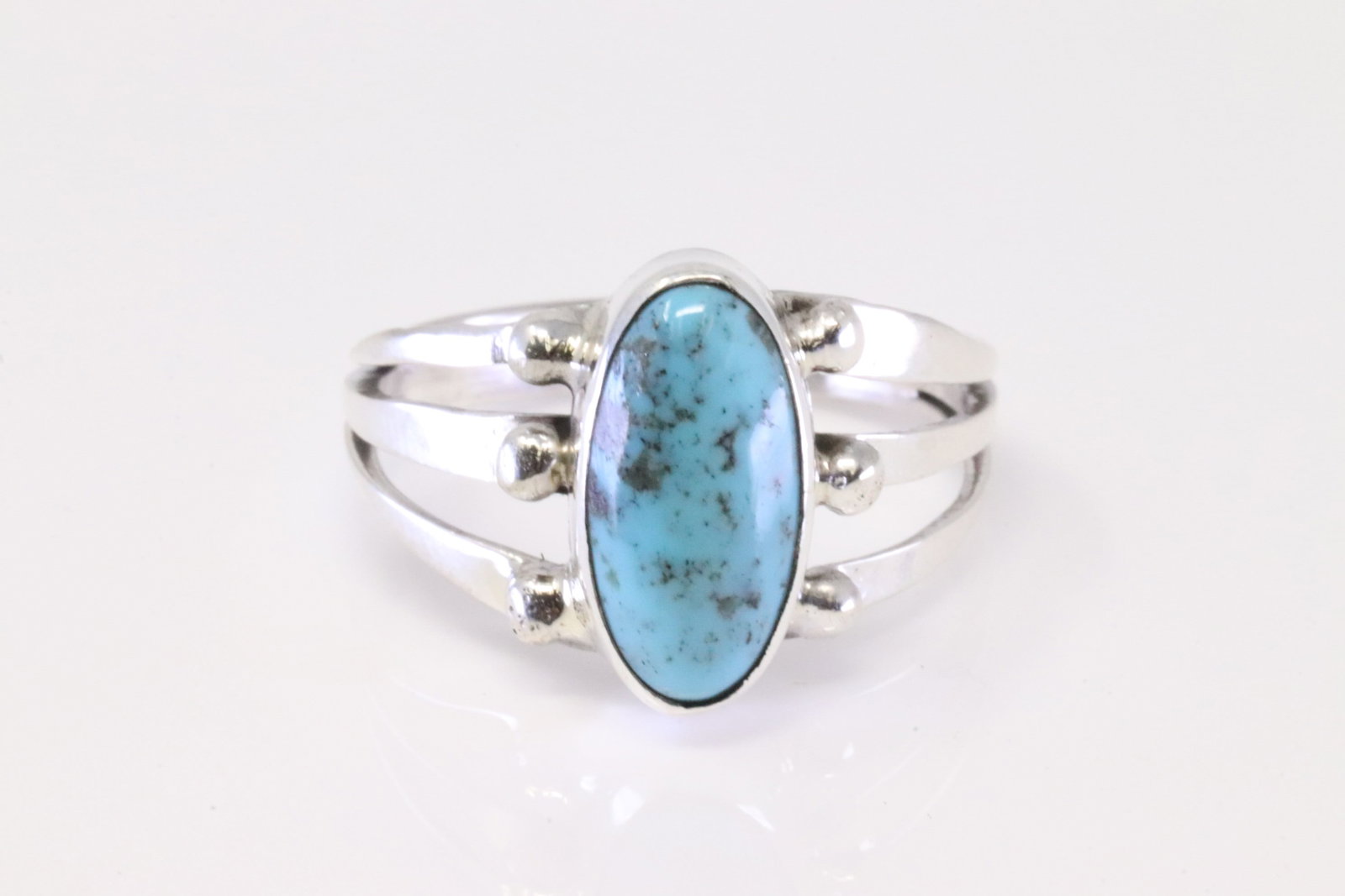 Native America Navajo Sterling Silver Turquoise Ring By Paige Gordon.: This is a Native America Navajo Sterling Silver Turquoise Ring By Paige Gordon. Ring size: 6.50.