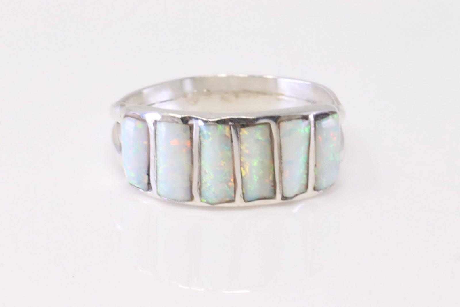 Native America Navajo Sterling Silver Synthetic White Opal Ring. (1 of 4)