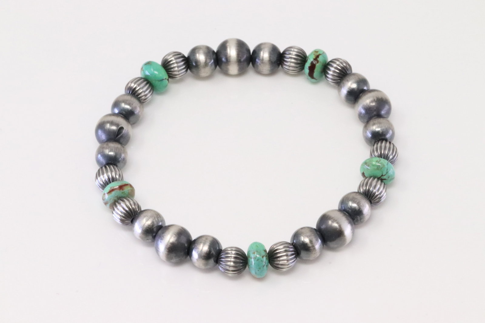 Native America Navajo Sterling Silver Turquoise / Pearl Beaded Stretch Bracelet. (1 of 4)