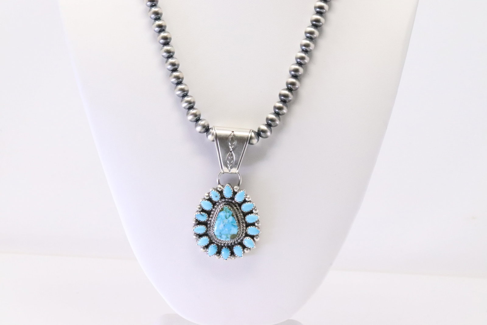 Native American Navajo Sterling Silver Turquoise Necklace By Tom Lewis.: This is a Native American Navajo Sterling Silver Turquoise Necklace By Tom Lewis. Necklace length: 18.00"