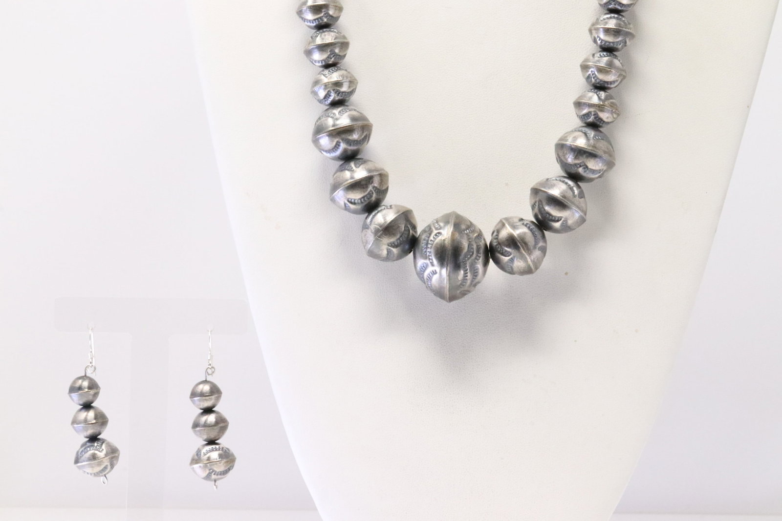 Native America Navajo Sterling Silver Pearl Beaded Necklace & Earring's Set. (1 of 5)