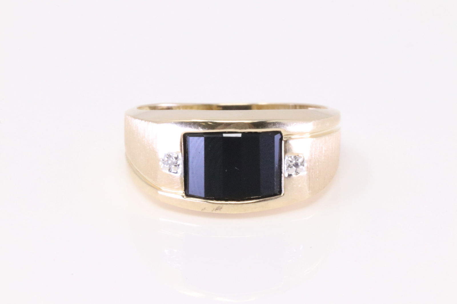 Black Onyx & Diamond Ring 10Kt. (1 of 4)