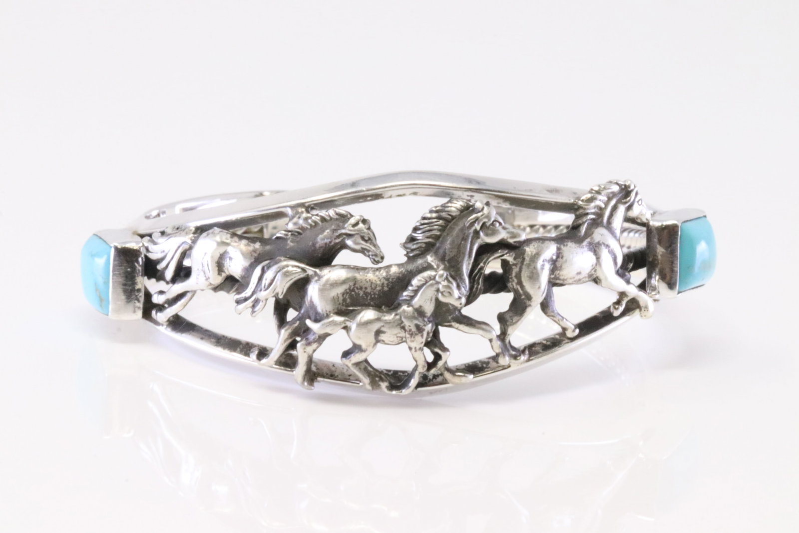 Native America Navajo Sterling Silver Turquoise Horse Bracelet By Bobby Platero.: This is a Native America Navajo Sterling Silver Turquoise Horse Bracelet By Bobby Platero.