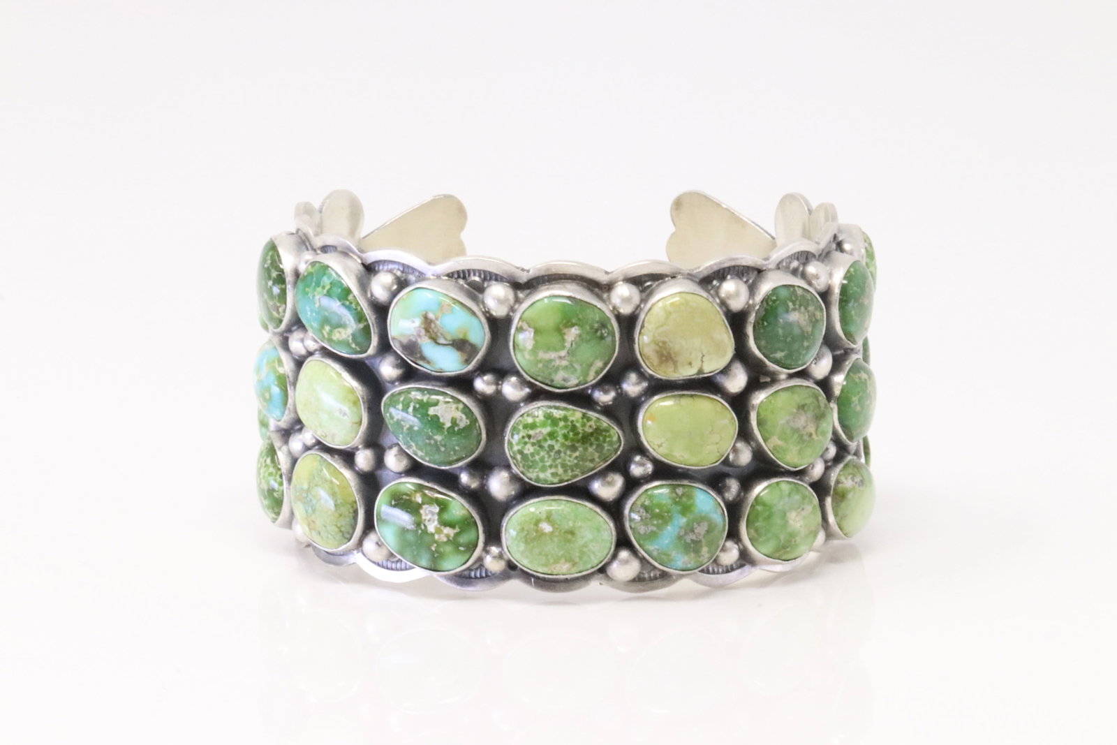 Native America Navajo Sterling Silver Sonora Gold Turquoise Bracelet By Tom Lewis.: This is a Native America Navajo Sterling Silver Sonora Gold Turquoise Bracelet By Tom Lewis.