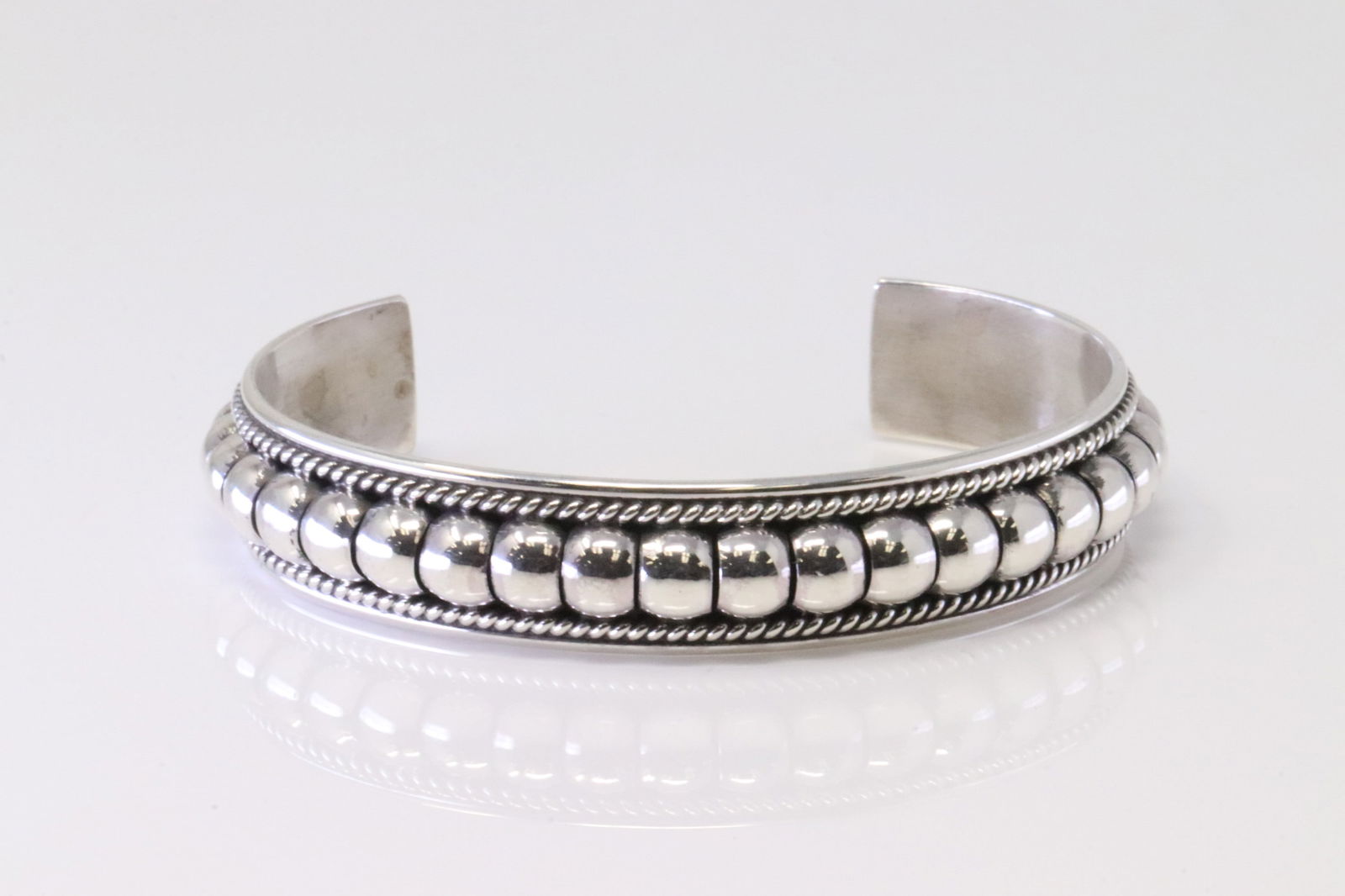Native America Navajo Sterling Silver Bracelet Cuff By Thomas Yazzie. (1 of 4)