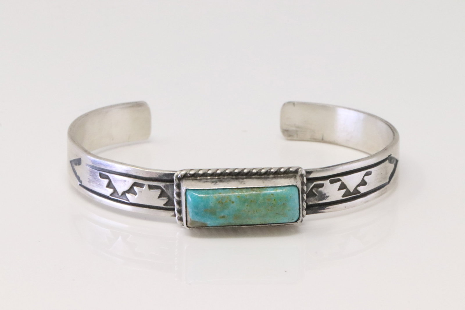 Native America Navajo Sterling Silver Kingman Turquoise Bracelet By Rick Enriquez.: This is a Native America Navajo Sterling Silver Kingman Turquoise Bracelet By Rick Enriquez.