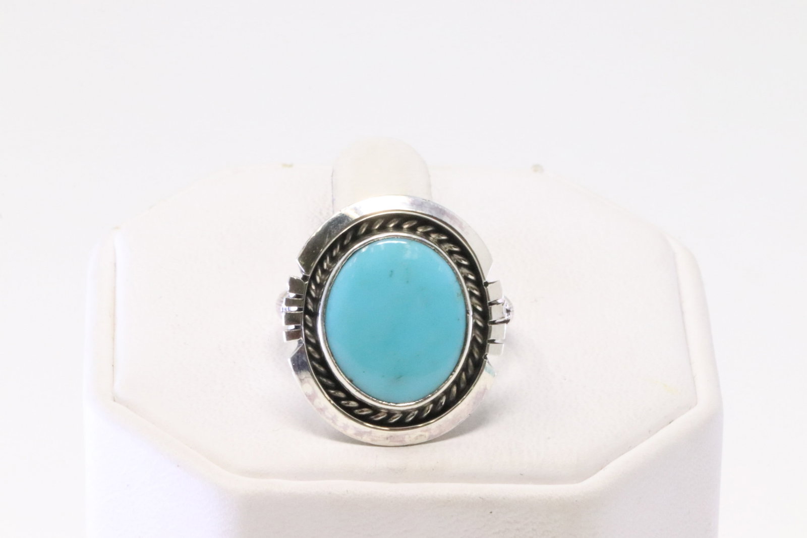 Native America Navajo Sterling Silver Turquoise Ring By Samuel Yellowhair.: This is a Native America Navajo Sterling Silver Turquoise Ring By Samuel Yellowhair. Ring size: 7.50.
