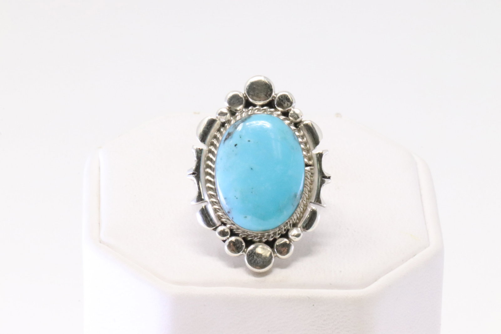 Native America Navajo Sterling Silver Turquoise Ring By Samuel Yellowhair.: This is a Native America Navajo Sterling Silver Turquoise Ring By Samuel Yellowhair. Rig size: 7.00.